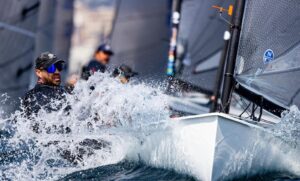 Lire la suite à propos de l’article Notre sociétaire Simon Bovay décroche le titre de Champion suisse en Finn à Arbon sur le lac de Constance